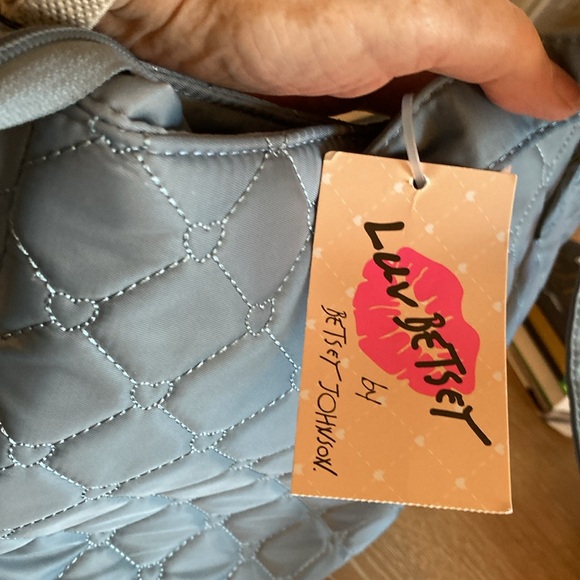 Betsey Johnson NWT quilted shoulder/tote bag. - Picture 10 of 10